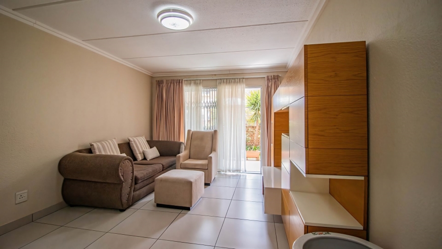 To Let 2 Bedroom Property for Rent in Liefde en Vrede Gauteng