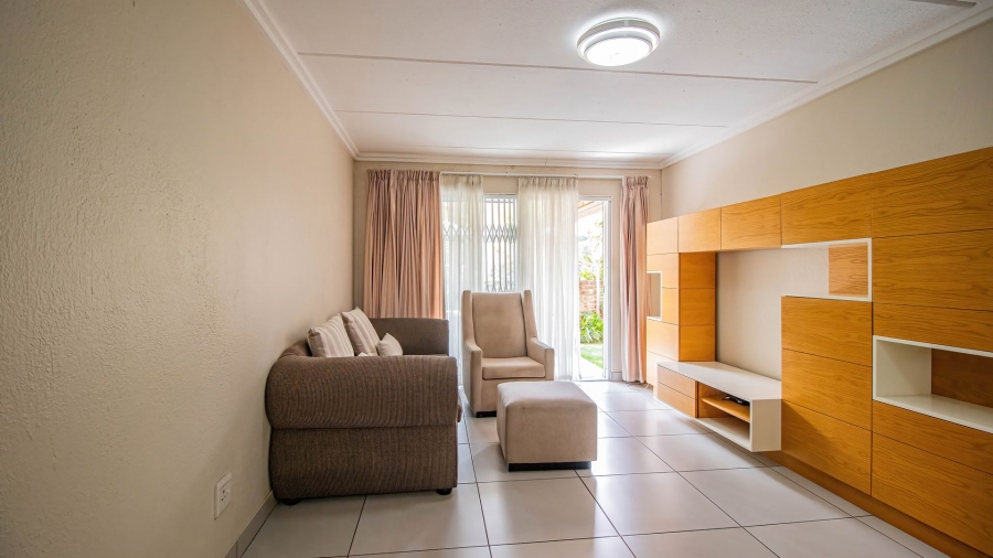 To Let 2 Bedroom Property for Rent in Liefde en Vrede Gauteng