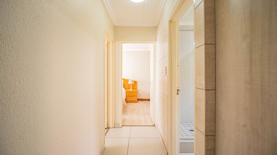 To Let 2 Bedroom Property for Rent in Liefde en Vrede Gauteng