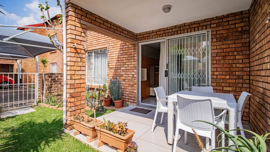 To Let 2 Bedroom Property for Rent in Liefde en Vrede Gauteng