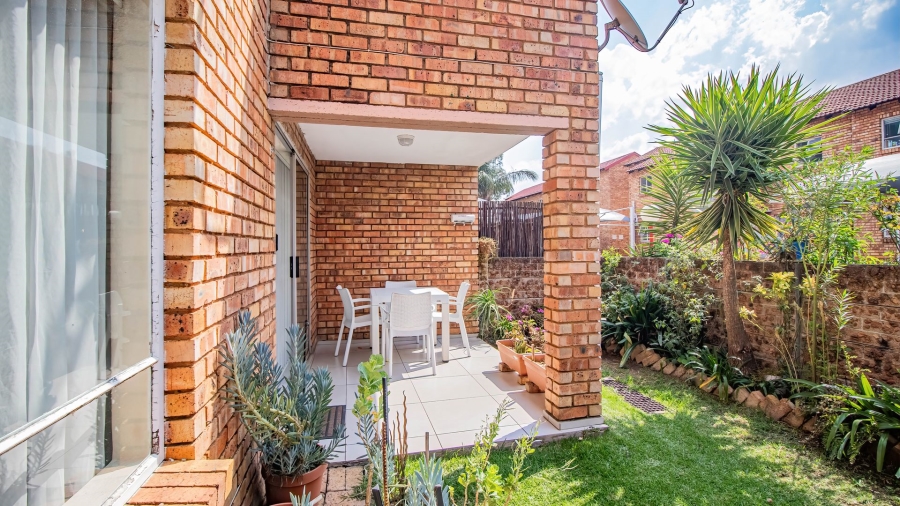 To Let 2 Bedroom Property for Rent in Liefde en Vrede Gauteng