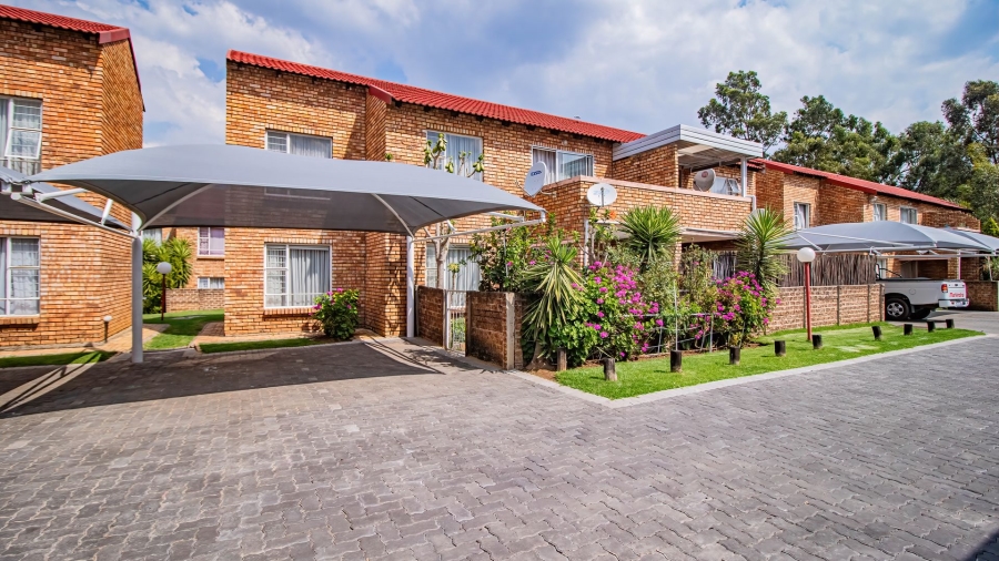 To Let 2 Bedroom Property for Rent in Liefde en Vrede Gauteng