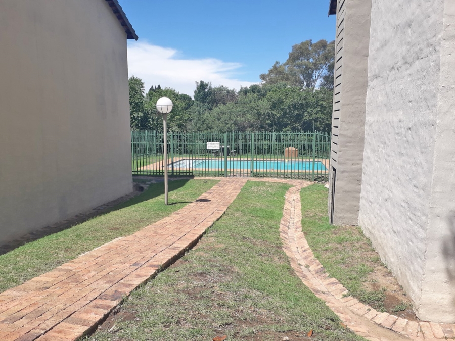 To Let 1 Bedroom Property for Rent in Paulshof Gauteng