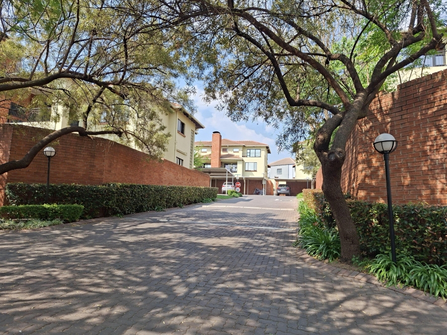 To Let 2 Bedroom Property for Rent in Douglasdale Gauteng