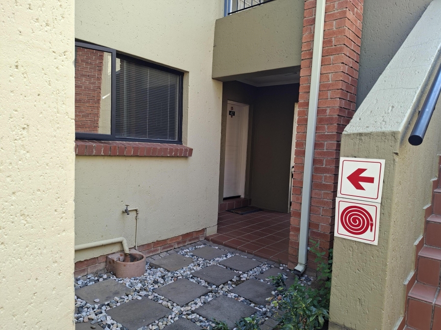 To Let 2 Bedroom Property for Rent in Douglasdale Gauteng