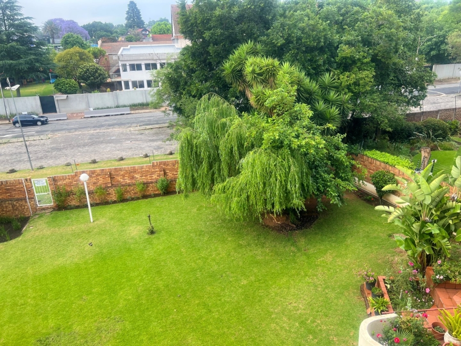 To Let 1 Bedroom Property for Rent in Waverley Gauteng