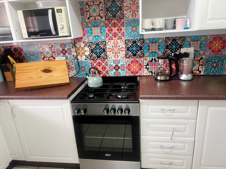 To Let 1 Bedroom Property for Rent in Waverley Gauteng