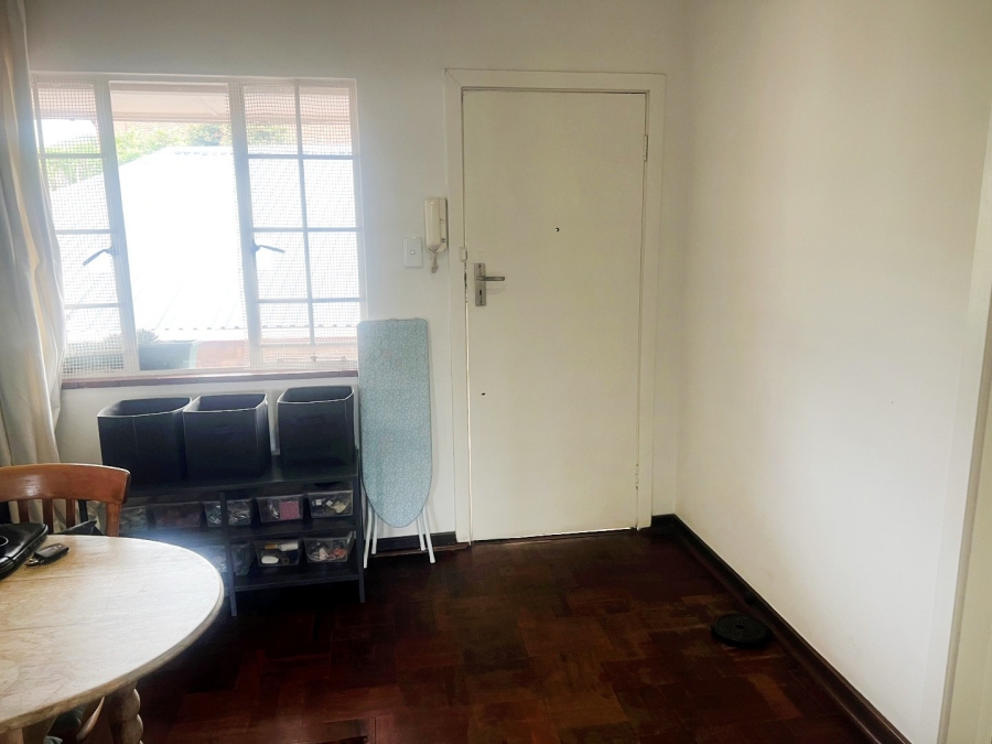To Let 1 Bedroom Property for Rent in Waverley Gauteng
