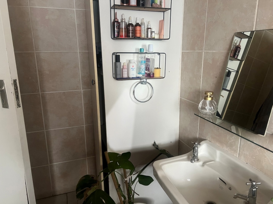 To Let 1 Bedroom Property for Rent in Waverley Gauteng