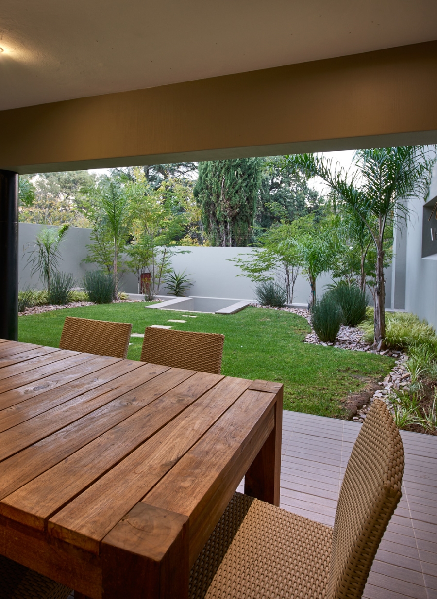 To Let 2 Bedroom Property for Rent in Sandown Gauteng