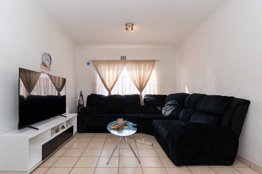 2 Bedroom Property for Sale in Edendale Gauteng