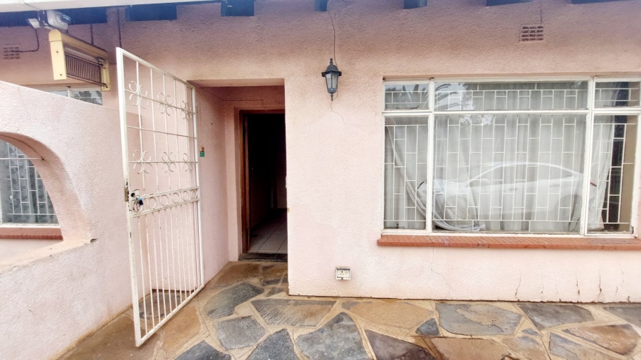 3 Bedroom Property for Sale in Helikonpark Gauteng
