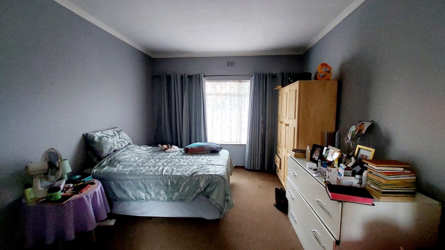 3 Bedroom Property for Sale in Helikonpark Gauteng