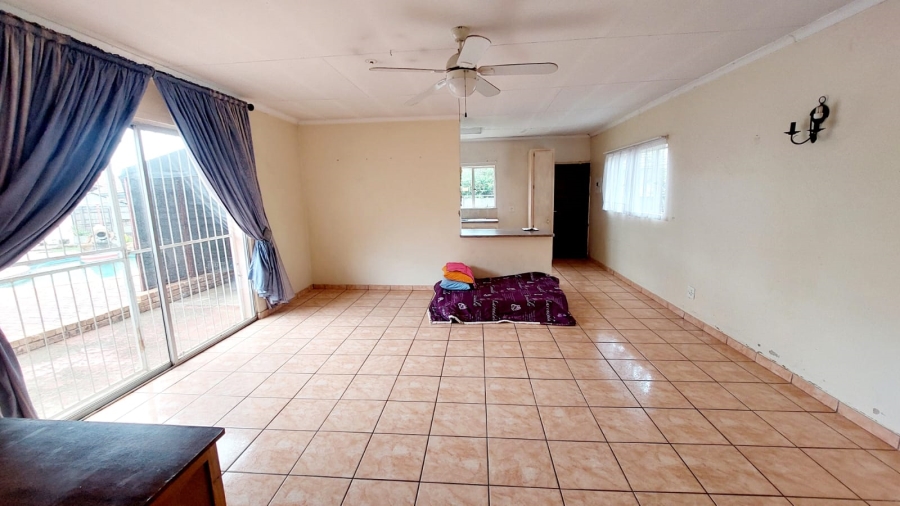 3 Bedroom Property for Sale in Helikonpark Gauteng