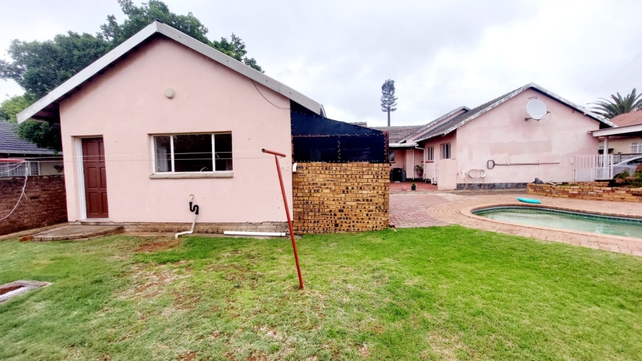 3 Bedroom Property for Sale in Helikonpark Gauteng