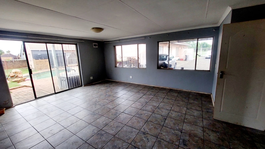 3 Bedroom Property for Sale in Helikonpark Gauteng