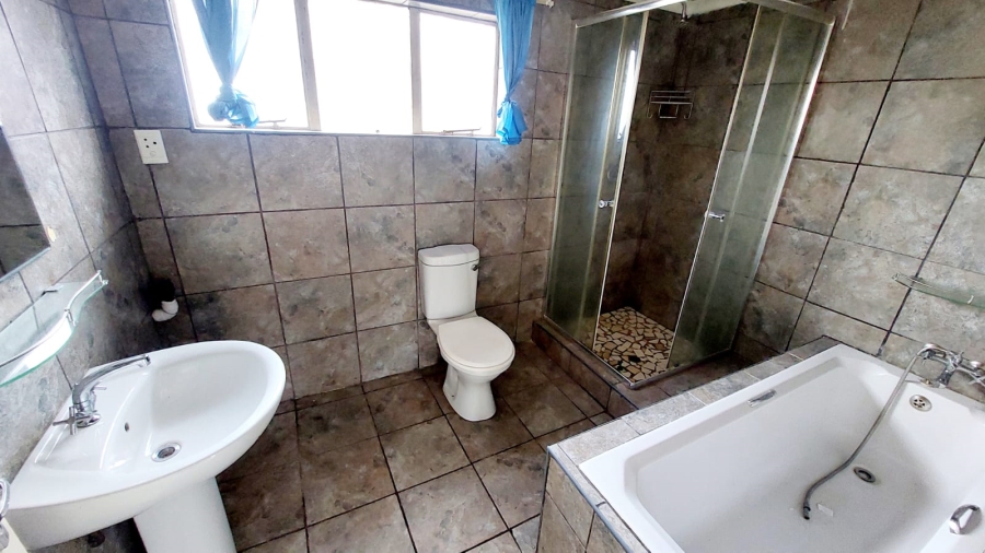 3 Bedroom Property for Sale in Helikonpark Gauteng