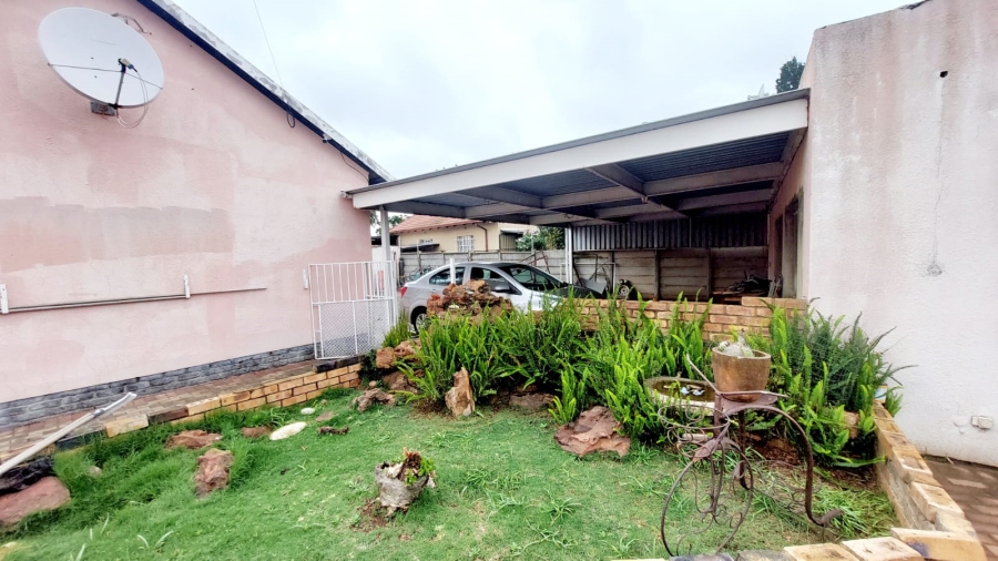 3 Bedroom Property for Sale in Helikonpark Gauteng