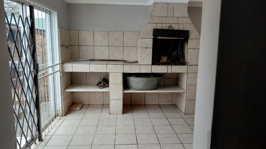 3 Bedroom Property for Sale in Greenhills Gauteng
