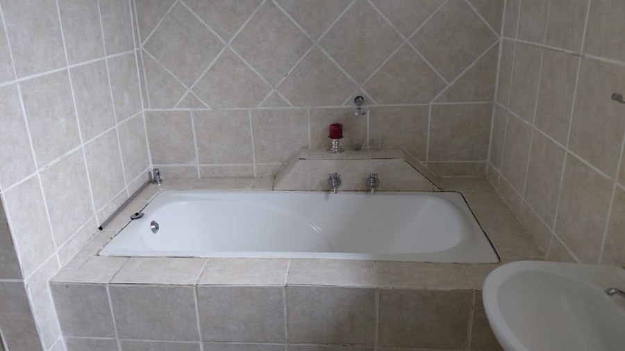3 Bedroom Property for Sale in Greenhills Gauteng