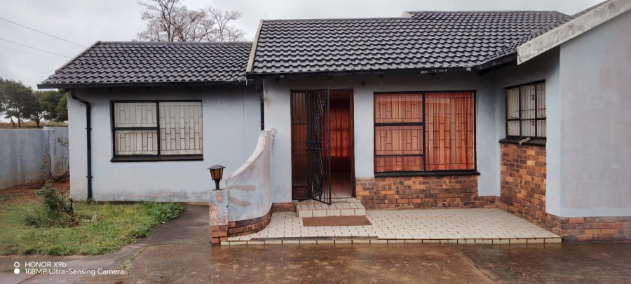 2 Bedroom Property for Sale in Toekomsrus Gauteng