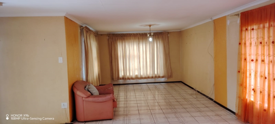 2 Bedroom Property for Sale in Toekomsrus Gauteng