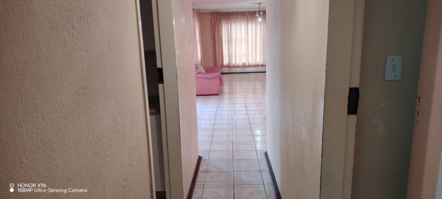 2 Bedroom Property for Sale in Toekomsrus Gauteng