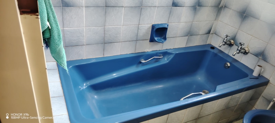 2 Bedroom Property for Sale in Toekomsrus Gauteng