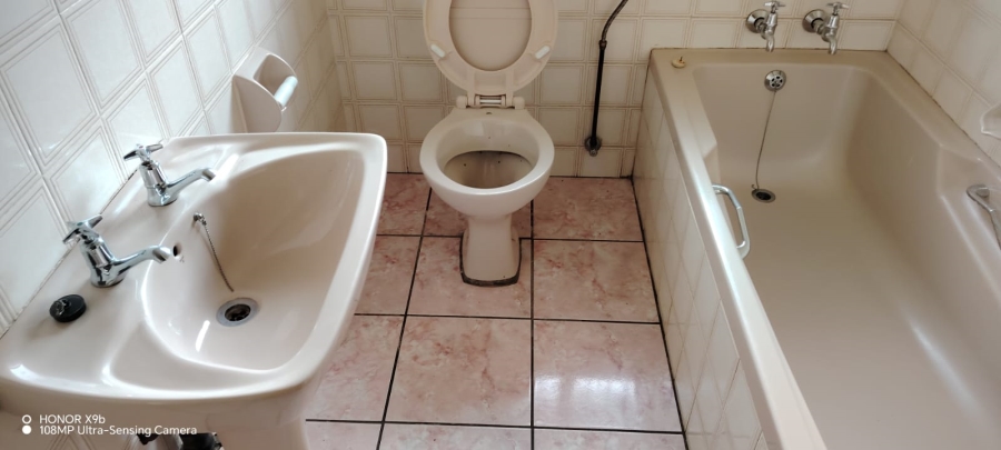 2 Bedroom Property for Sale in Toekomsrus Gauteng