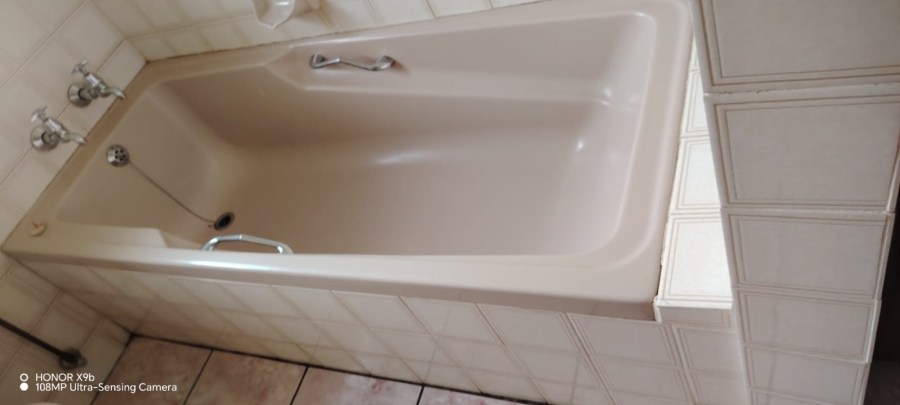 2 Bedroom Property for Sale in Toekomsrus Gauteng