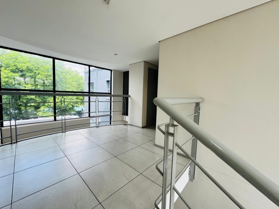 To Let Commercial Property for Rent in Vorna Valley Gauteng