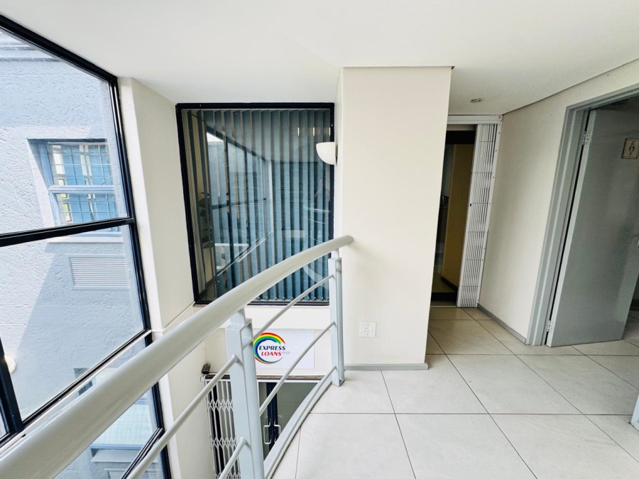To Let Commercial Property for Rent in Vorna Valley Gauteng