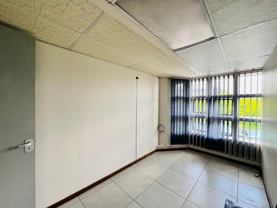 To Let Commercial Property for Rent in Vorna Valley Gauteng