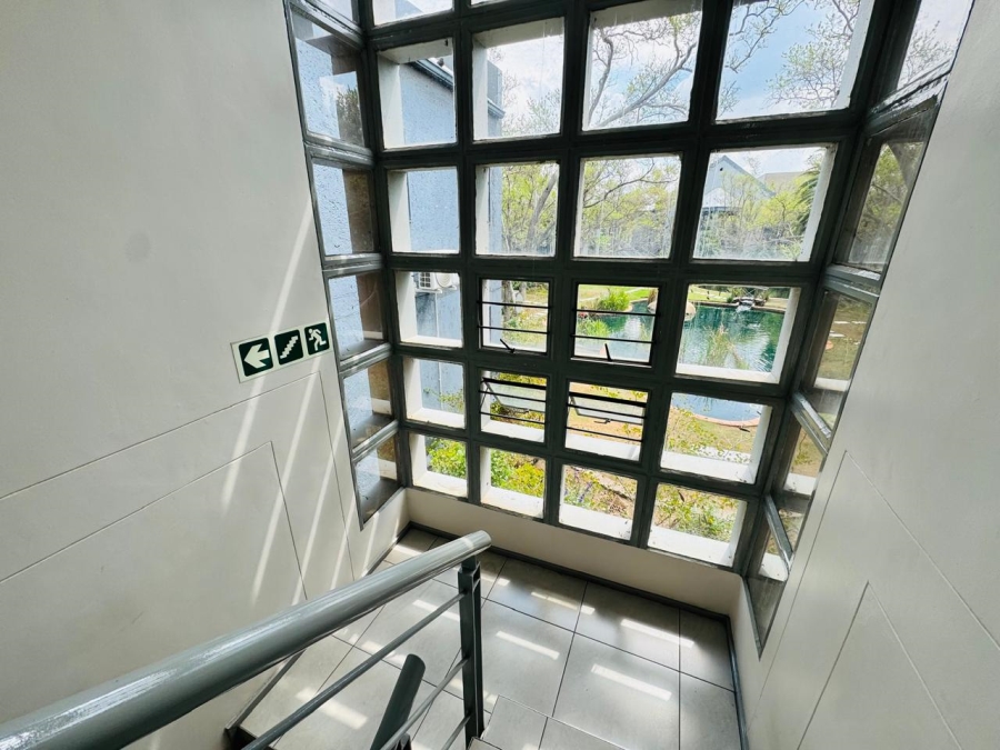 To Let Commercial Property for Rent in Vorna Valley Gauteng