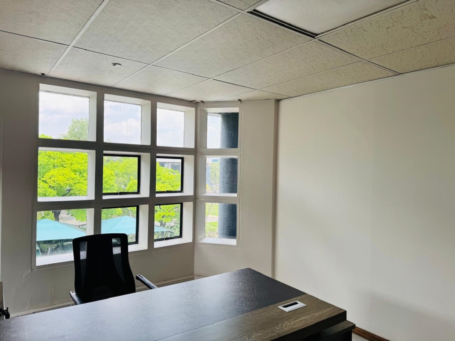 To Let Commercial Property for Rent in Vorna Valley Gauteng