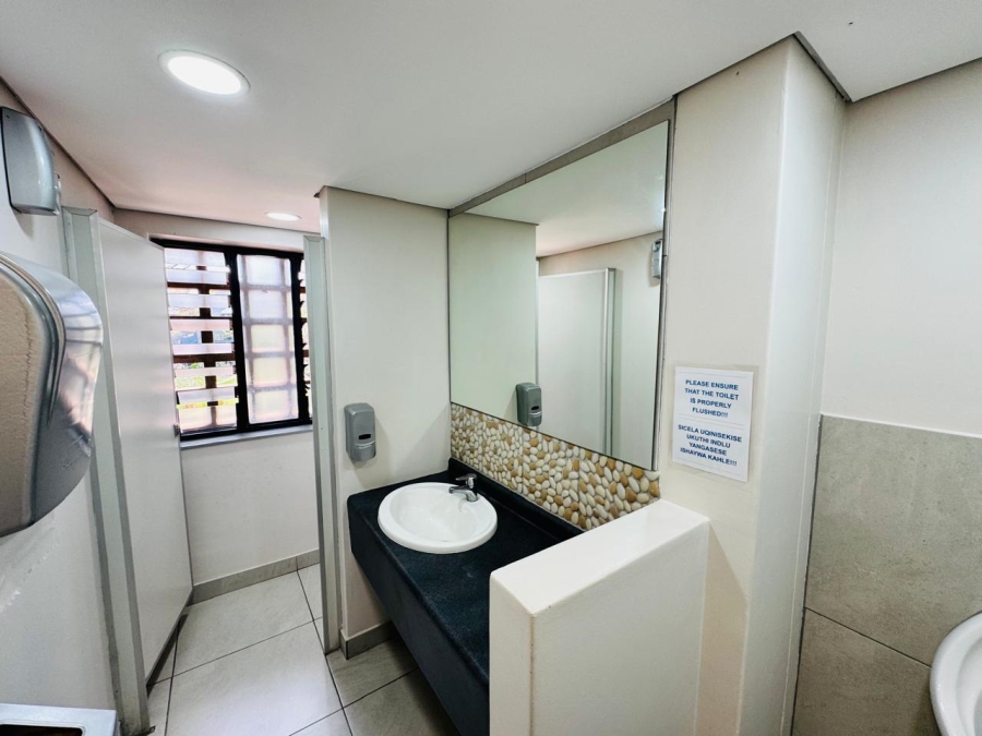 To Let Commercial Property for Rent in Vorna Valley Gauteng