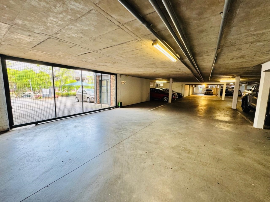 To Let Commercial Property for Rent in Vorna Valley Gauteng