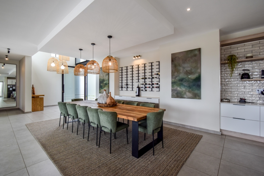 5 Bedroom Property for Sale in Midstream Heights Gauteng
