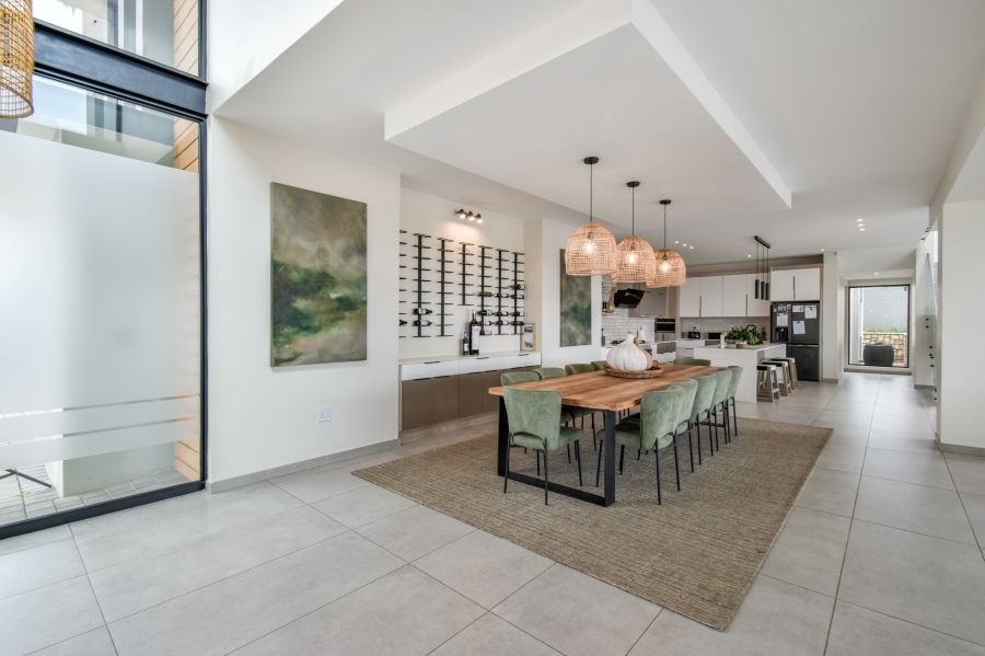 5 Bedroom Property for Sale in Midstream Heights Gauteng