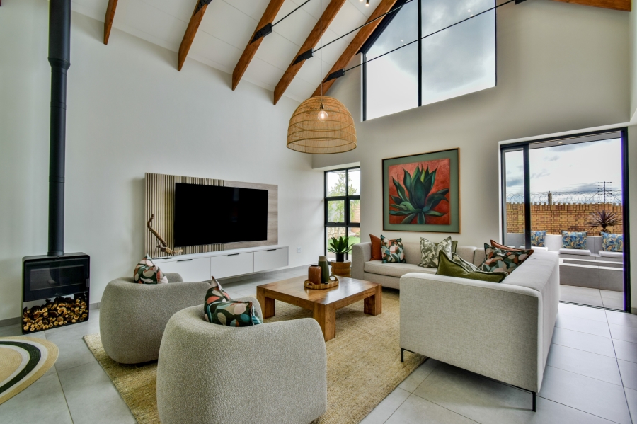5 Bedroom Property for Sale in Midstream Heights Gauteng