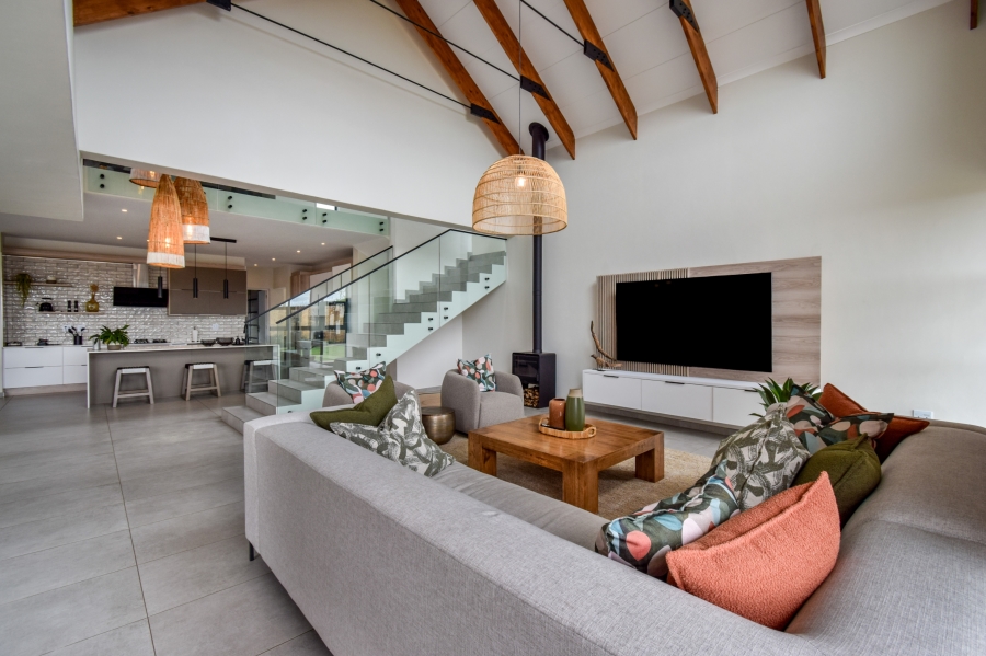 5 Bedroom Property for Sale in Midstream Heights Gauteng