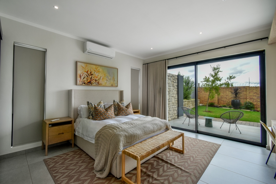 5 Bedroom Property for Sale in Midstream Heights Gauteng