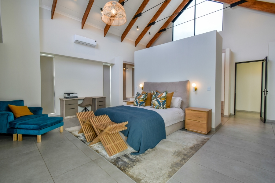 5 Bedroom Property for Sale in Midstream Heights Gauteng