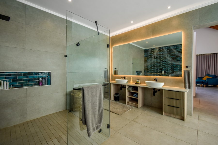 5 Bedroom Property for Sale in Midstream Heights Gauteng