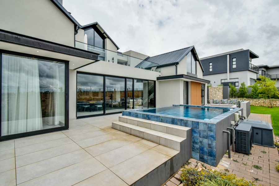 5 Bedroom Property for Sale in Midstream Heights Gauteng