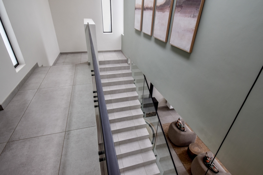 5 Bedroom Property for Sale in Midstream Heights Gauteng