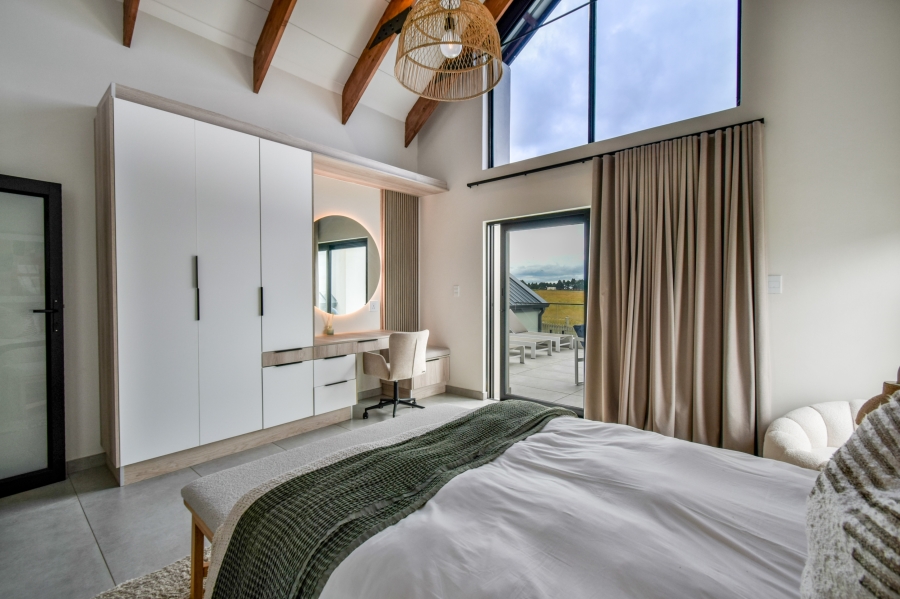 5 Bedroom Property for Sale in Midstream Heights Gauteng