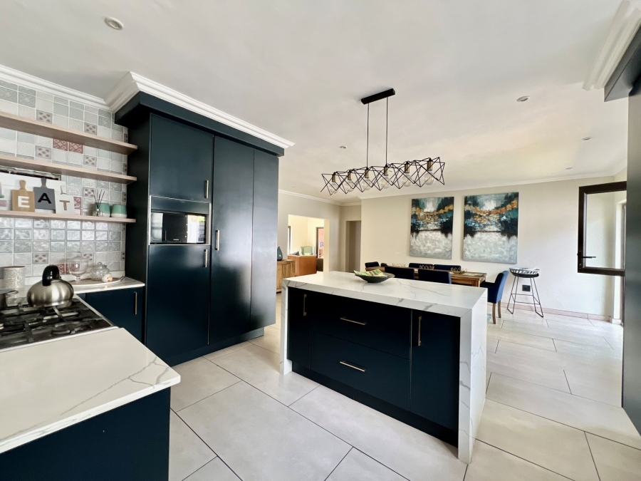 4 Bedroom Property for Sale in Waterkloof Ridge Gauteng