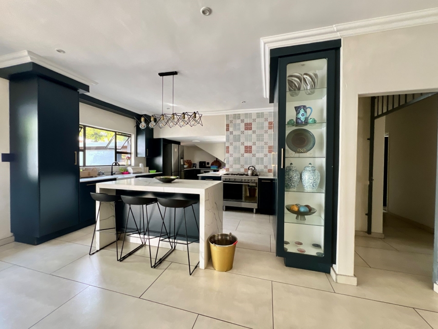 4 Bedroom Property for Sale in Waterkloof Ridge Gauteng