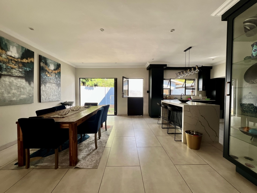4 Bedroom Property for Sale in Waterkloof Ridge Gauteng